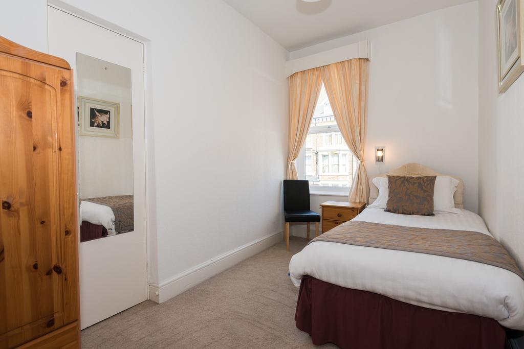 The Sea Crest Hotel Morecambe Room photo